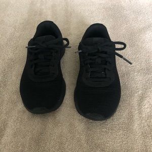 Nike gym shoes girl/boy